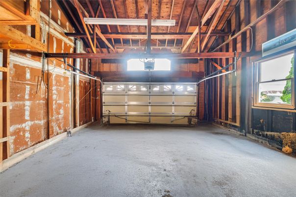 Garage, Interior, Wooden Beams, Wooden Ceilings