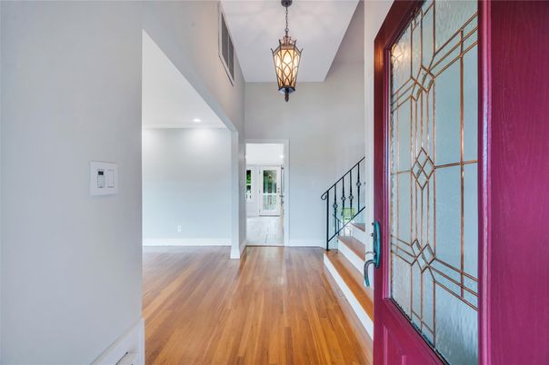 Interior, Pendant Lights, Recessed Lighting, Wood Texture Flooring