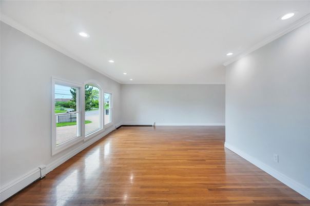 Empty room, Interior, Recessed Lighting, Wood Texture Flooring