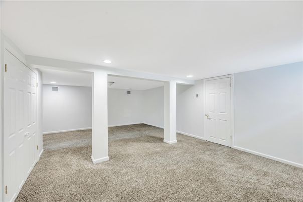 Empty room, Interior, Recessed Lighting