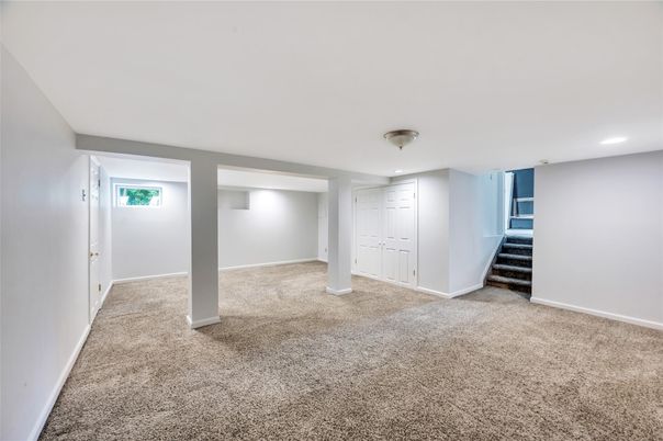 Empty room, Interior, Recessed Lighting