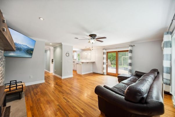 Interior, Kitchen, Living room, Recessed Lighting, Wood Texture Flooring