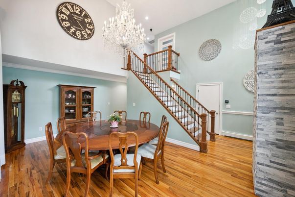 Chandelier, Dining room, Interior, Recessed Lighting, Wood Texture Flooring