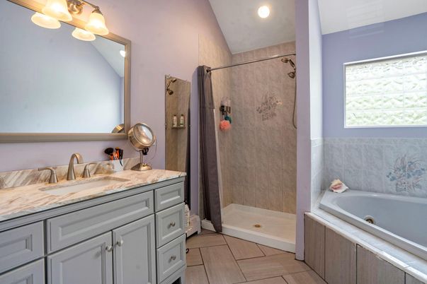 Bathroom, Interior, Recessed Lighting