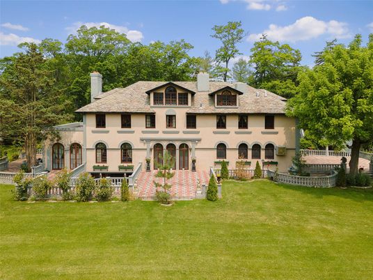 Backyard, Exterior, Facade, French Provincial