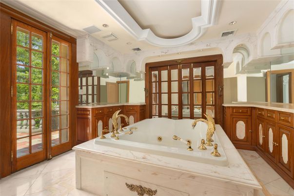Bathroom, Interior, Recessed Lighting