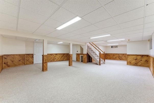 Empty room, Interior, Recessed Lighting