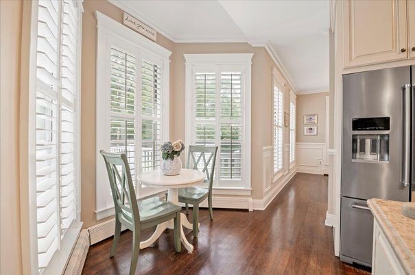 Dining room, Interior, Kitchen, Stainless Steel Appliances, Wood Texture Flooring