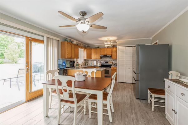 Dining room, Interior, Kitchen, Stainless Steel Appliances, Wood Texture Flooring