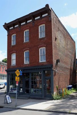 Exterior, Facade, Brick Facade, Rowhouse
