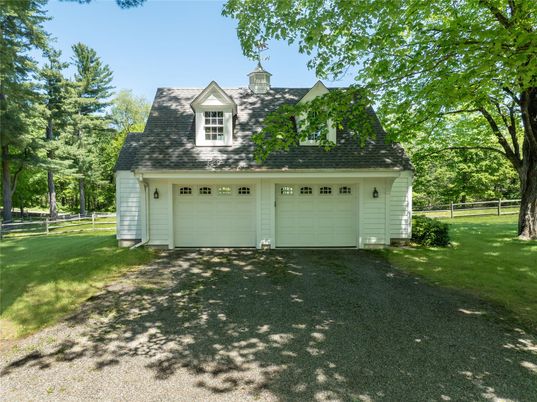 Attached, Exterior, Facade, Cape Cod