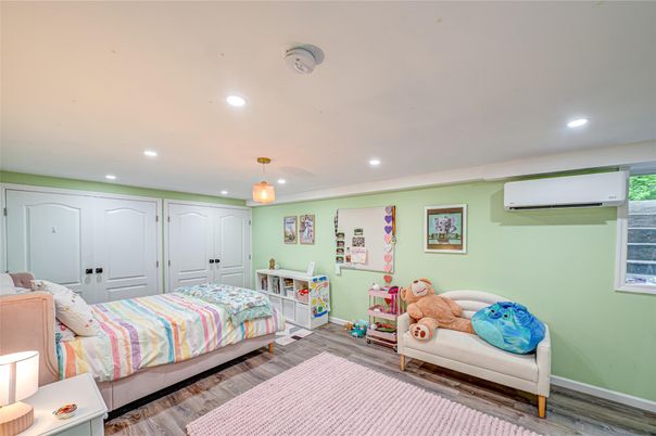 Bedroom, Interior, Pendant Lights, Recessed Lighting, Wood Texture Flooring