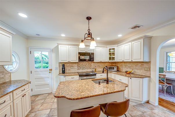 Interior, Kitchen, Pendant Lights, Recessed Lighting, Stainless Steel Appliances