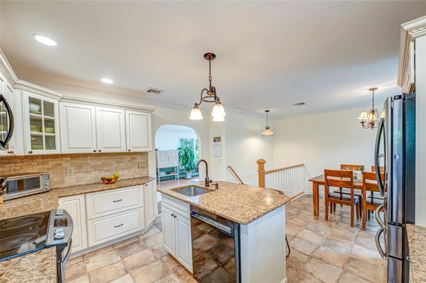 Chandelier, Dining room, Interior, Kitchen, Pendant Lights, Recessed Lighting