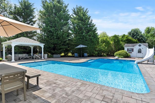 Exterior, Playground, Pool
