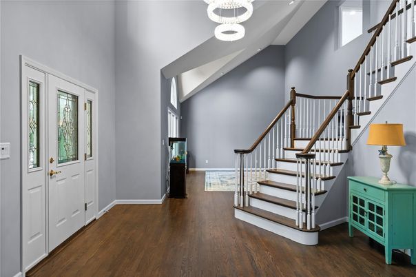 Interior, Pendant Lights, Wood Texture Flooring