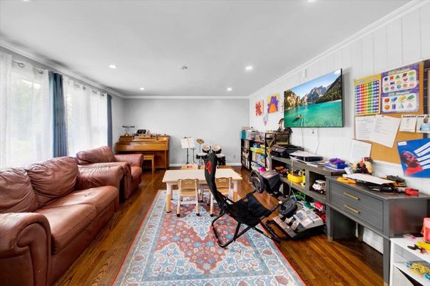 Home Office, Interior, Piano, Recessed Lighting, Wood Texture Flooring