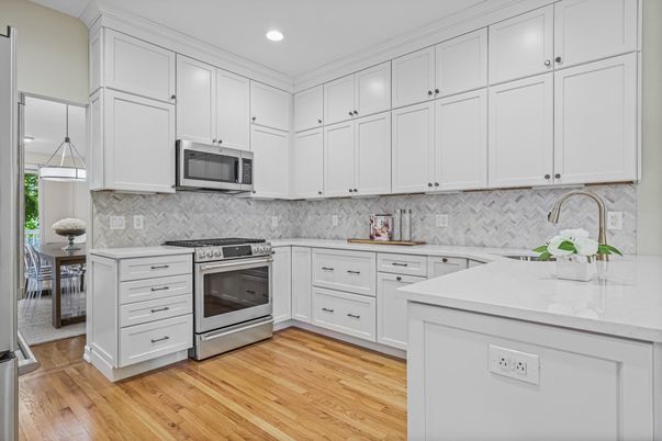 Dining room, Interior, Kitchen, Recessed Lighting, Stainless Steel Appliances, Wood Texture Flooring