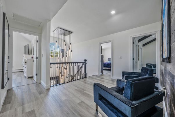 Interior, Pendant Lights, Recessed Lighting, Wood Texture Flooring