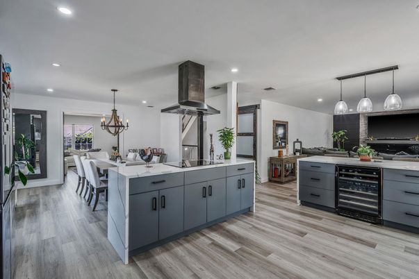 Chandelier, Dining room, Interior, Kitchen, Pendant Lights, Recessed Lighting, Wood Texture Flooring