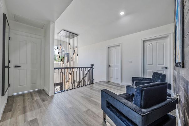 Interior, Pendant Lights, Recessed Lighting, Wood Texture Flooring