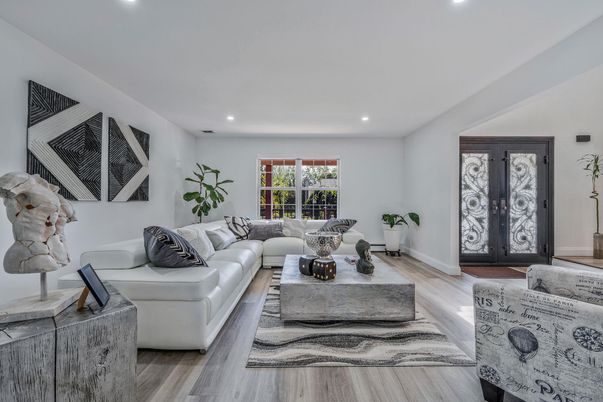 Interior, Living room, Recessed Lighting, Wood Texture Flooring