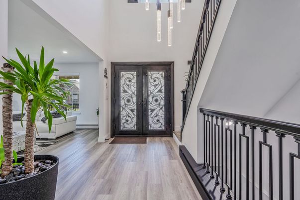 Interior, Pendant Lights, Recessed Lighting, Wood Texture Flooring