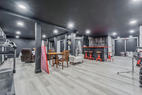 Interior, Recessed Lighting, Wood Texture Flooring