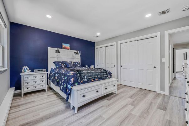 Bedroom, Interior, Recessed Lighting, Wood Texture Flooring