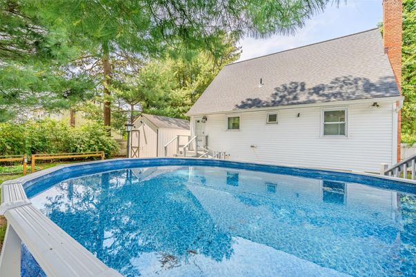 Exterior, Pool