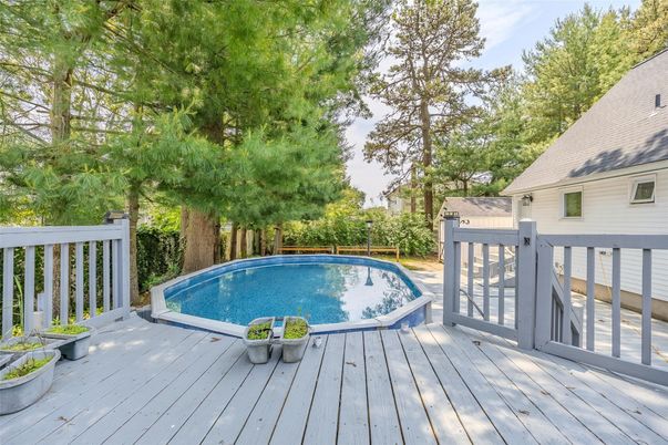 Exterior, Pool