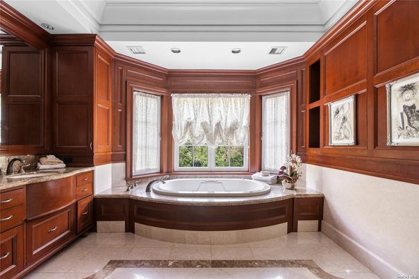 Bathroom, Hot Tub, Interior, Recessed Lighting