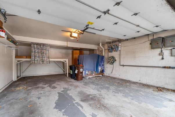 Garage, Interior