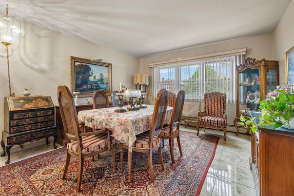 Dining room, Interior, Marble