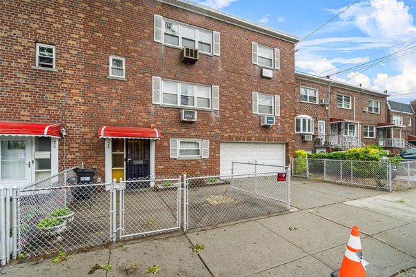 Attached, Exterior, Facade, Brick Facade, Rowhouse