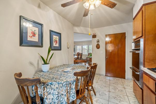 Dining room, Interior, Marble