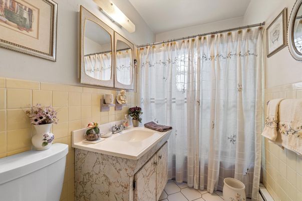 Bathroom, Interior