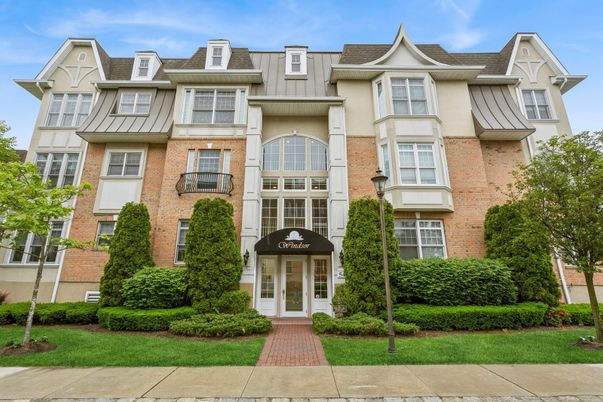 Exterior, Facade, Brick Facade, Rowhouse