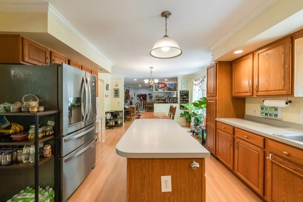 Dining room, Interior, Kitchen, Pendant Lights, Recessed Lighting, Wood Texture Flooring