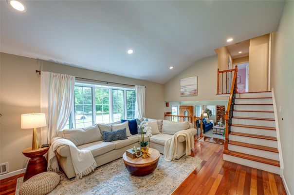 Interior, Living room, Recessed Lighting, Wood Texture Flooring