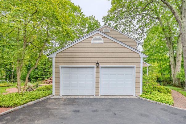 Detached Garage, Exterior