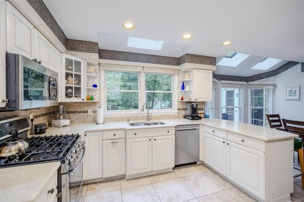 Dining room, Interior, Kitchen, Recessed Lighting
