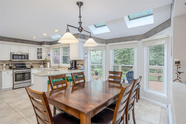 Dining room, Interior, Kitchen, Pendant Lights, Recessed Lighting, Stainless Steel Appliances