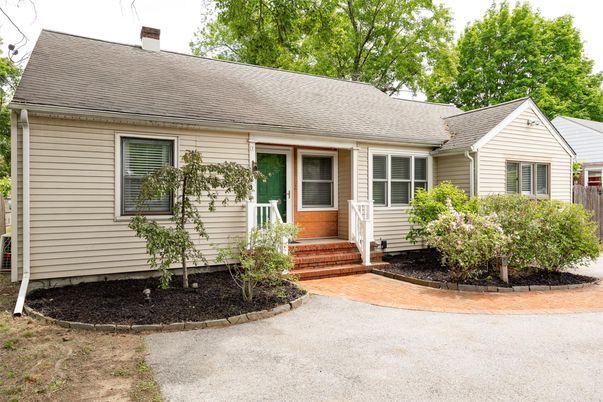 Exterior, Facade, Cape Cod