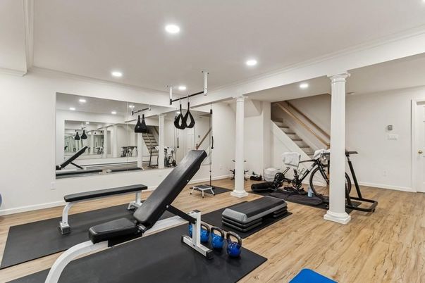 Fitness Equipment, Interior, Recessed Lighting, Wood Texture Flooring