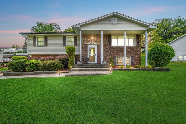 Exterior, Facade, Brick Facade, Split Level
