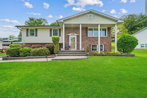 Exterior, Facade, Brick Facade, Split Level