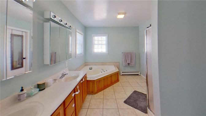 Bathroom, Dual Sink Vanities, Interior