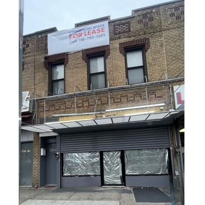 Exterior, Facade, Brick Facade, Rowhouse