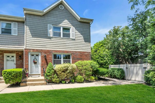 Exterior, Facade, Brick Facade, Split Level